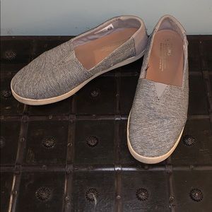 TOMS Avalon Slip-on Gray size 9